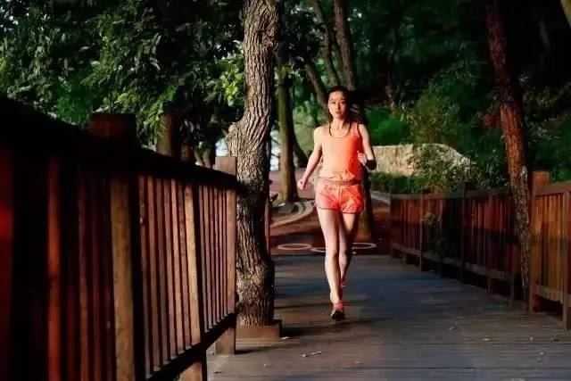 跑马拉松只要交了钱就可以跑吗,跑马拉松需要匀速吗