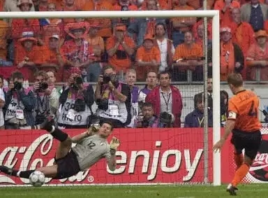 意大利点球之殇,点球之殇崔康熙