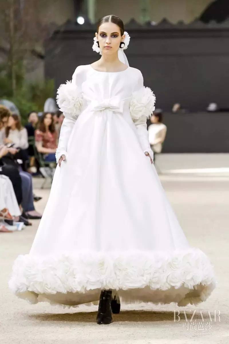 埃菲尔铁塔法国巴黎的浪漫地标,chanel秀场埃菲尔铁塔