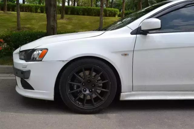 三菱翼神10款1.8自动带天窗多少钱,一万多三菱翼神自动挡