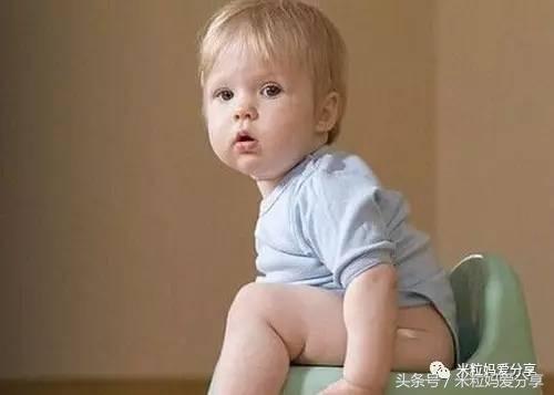 宝宝眼屎多便秘是怎么回事,宝宝眼屎多尿黄是怎么回事