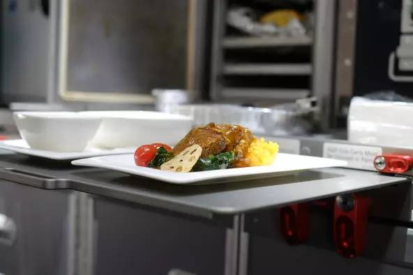 飞翔的新西兰人：这群人把10+小时的航班变成了一种乐趣