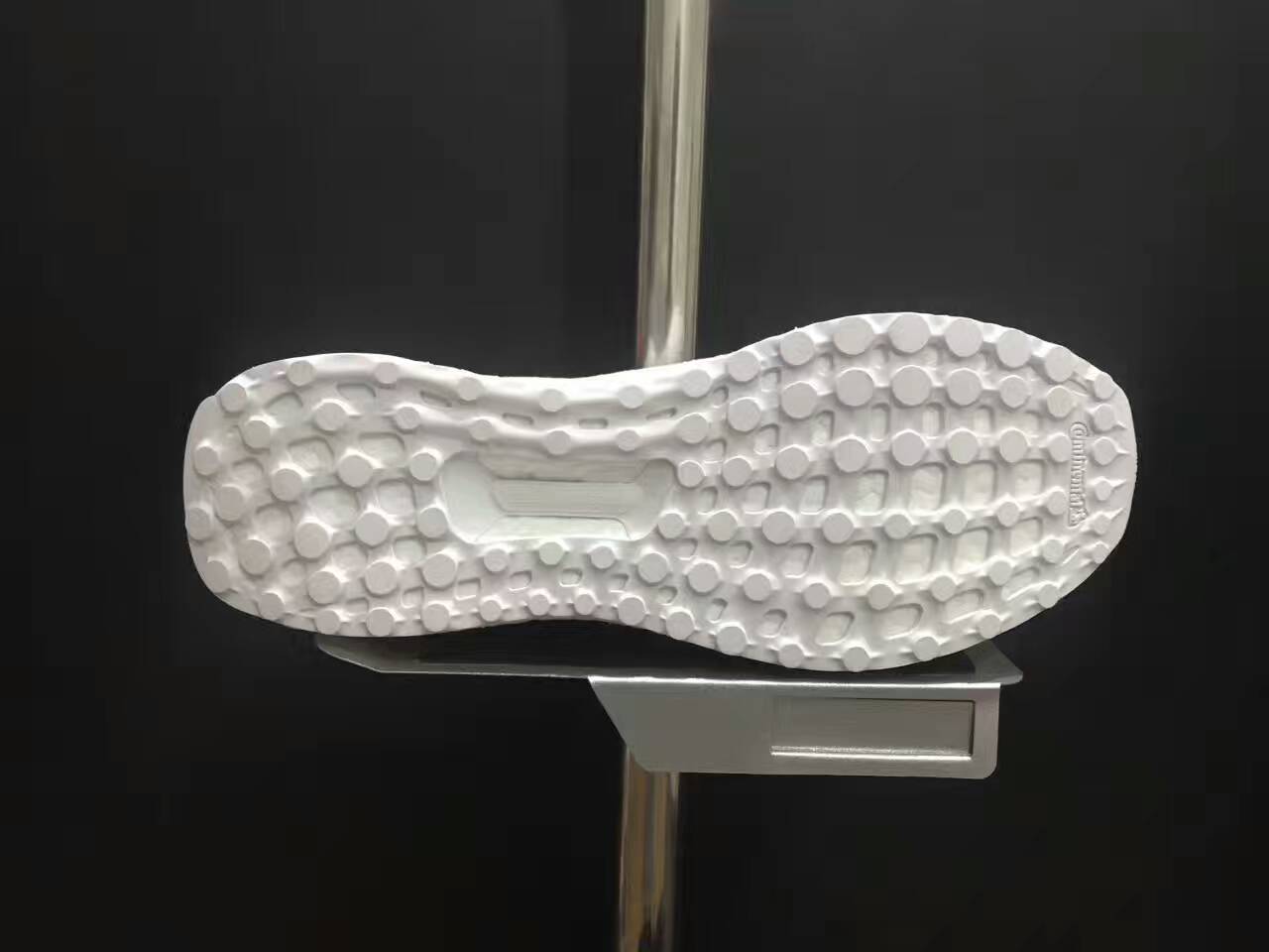 阿迪达斯boost跑鞋贝克汉姆,adidasace16.3足球鞋