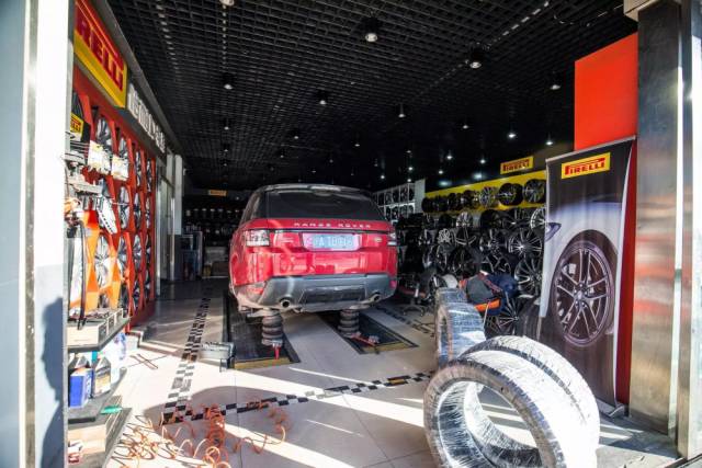 路虎揽胜运动版越野性能测试,2022款路虎揽胜运动深度测评