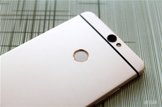 酷派锋尚maxa8-930,中华酷联怎么被淘汰的