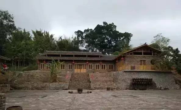 居然有人给芒果这种生物开世界大会,逼格升级,田东又要火上天啊!