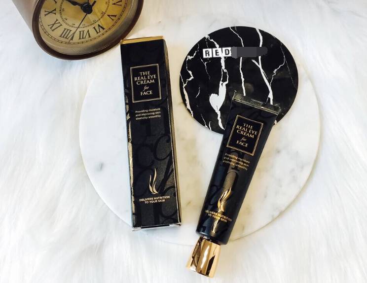 爱笑的女生运气不会差但会长皱纹,爱笑的女孩子的法令纹很明显