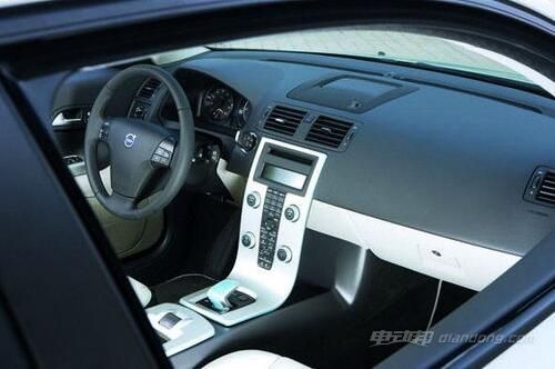 沃尔沃c30纯电版,沃尔沃c40多少钱