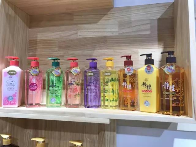 上海外高桥国际化妆品,外高桥保税区进口商品店