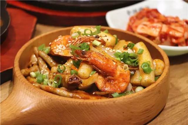 一碗不正经的肥牛饭,下班去哪吃