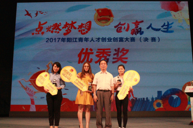 群雄逐鹿谁与争锋,群雄逐鹿谁将笑到最后