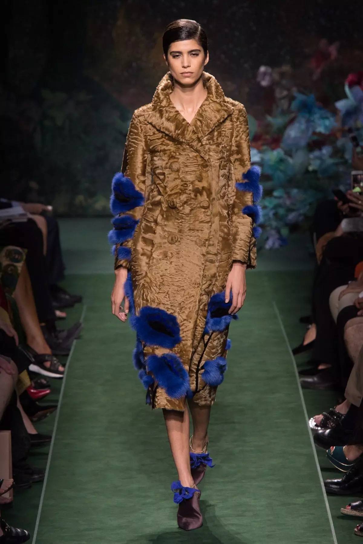 fendicouture2018秋冬高定礼服,fendi年度晚宴皮草定制