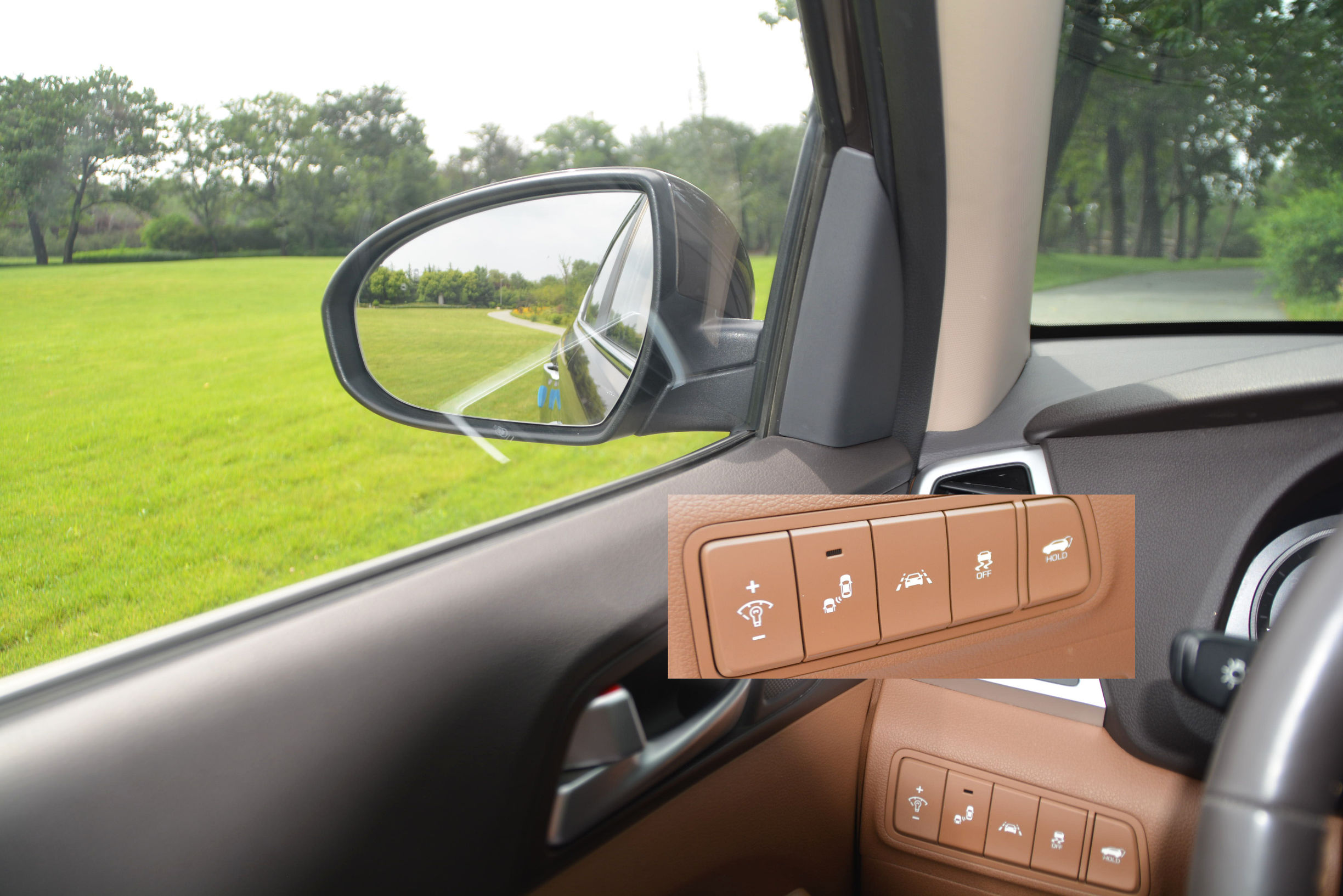 现代途胜四驱二手车11年,2020现代途胜2万公里值多少钱