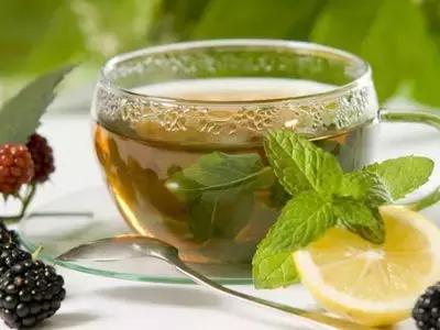 夏天脚气水泡痒怎么治,有没有什么很好的方法治脚气的