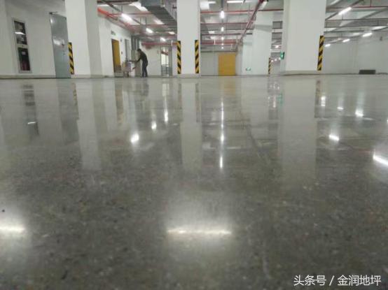 混凝土地面抛光怎么处理,厂房车间混凝土地面修补施工简单