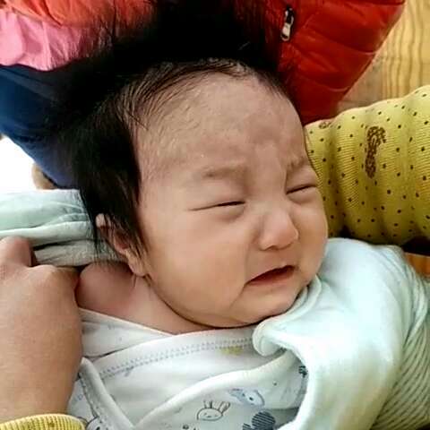 8个月宝宝打完麻风发烧了,小孩打了麻风后出疹子发烧怎么办