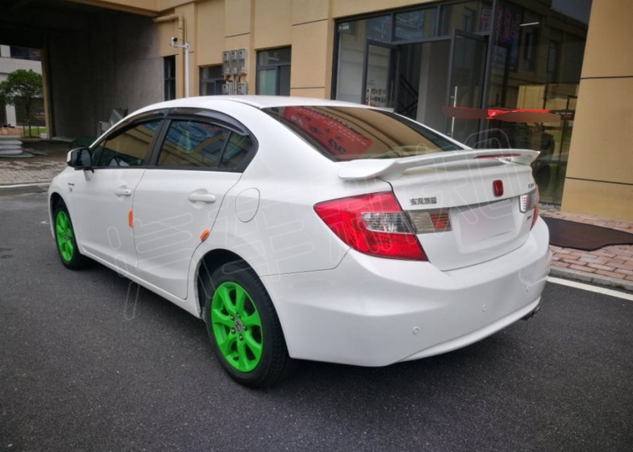 落地25万左右内饰科技感强的轿车,落地5-6万自动挡的车内饰高科技