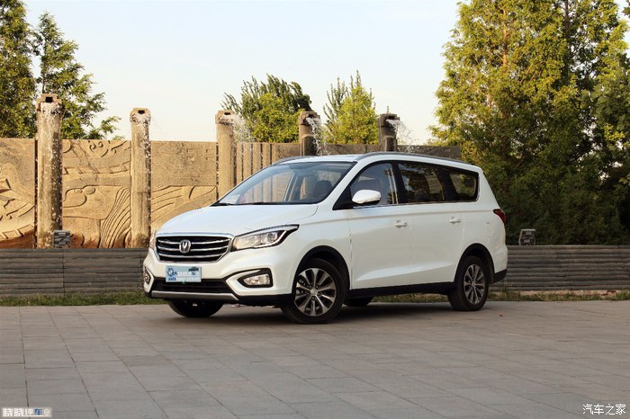 家庭用车是买七座suv还是mpv,长安凌轩7座mpv落地价格