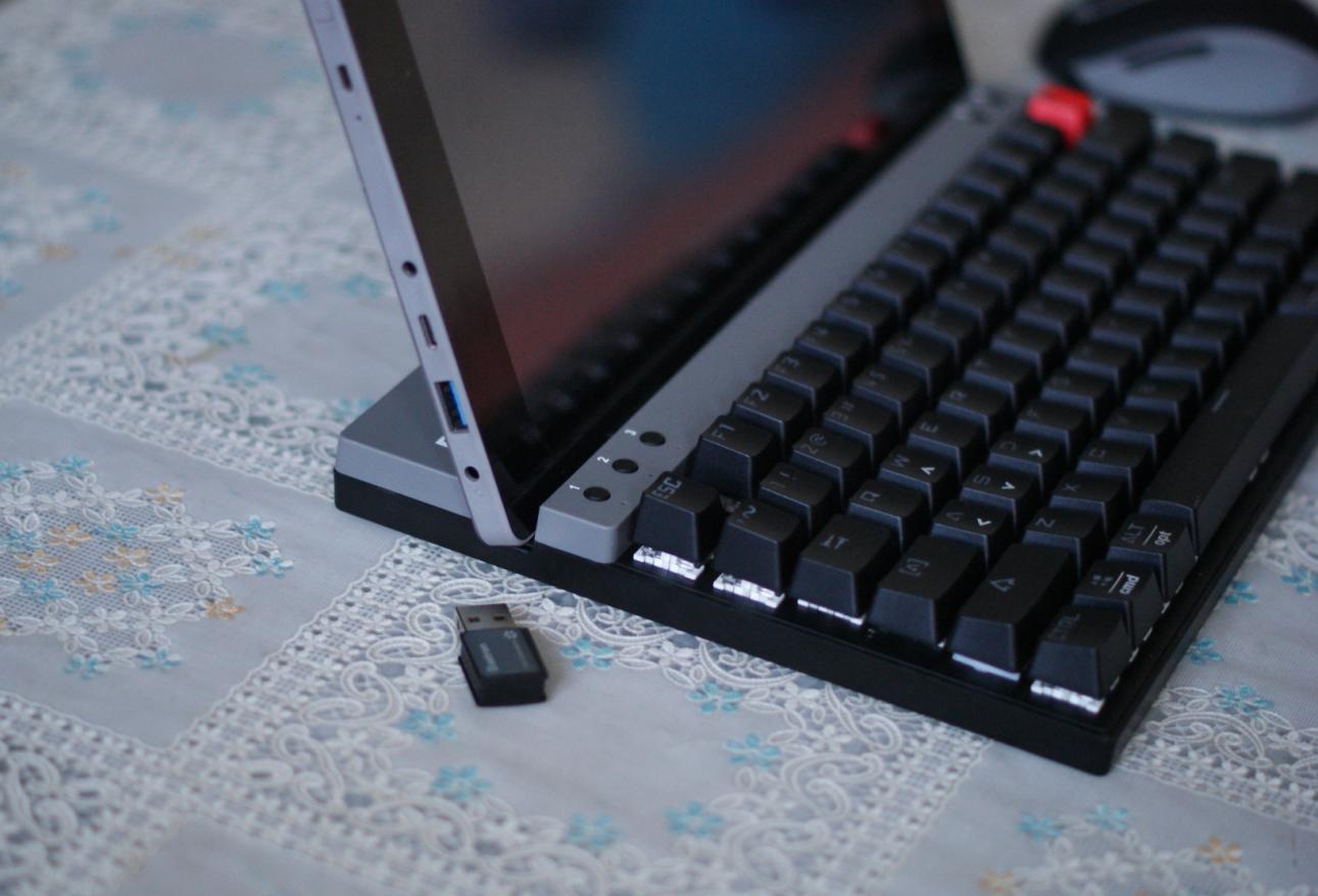 “一对多”的畅快体验——佰思川MK75+无线双模机械键鼠套装体验