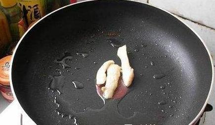 铁锅生锈怎么办教你三招,铁锅生锈别扔一招解决