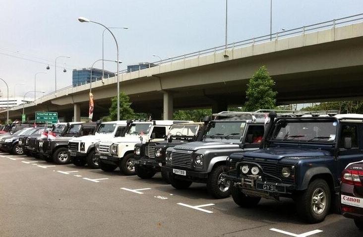 我在路上反复地问自己：真的想花60万买辆面包车吗？