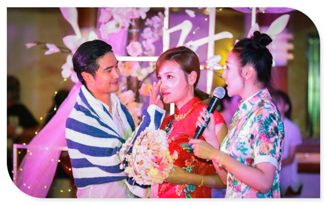 叶一茜跳水世界冠军田亮,跳水王子田亮叶一茜出席活动