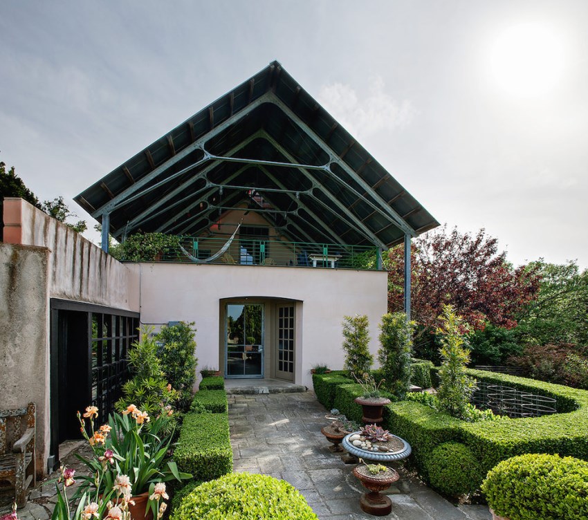 把院子和客厅连通,把屋子和客厅融为一体