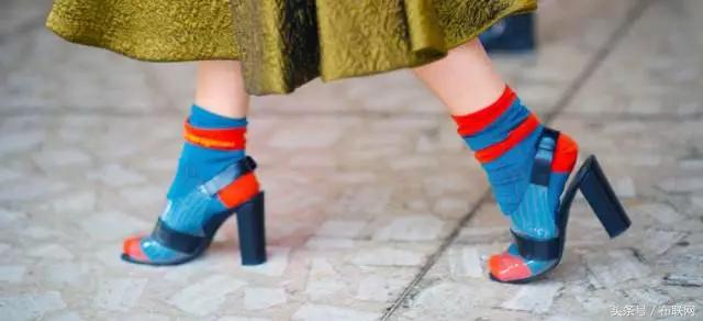 夏天来了到底要不要穿袜子,夏天到底穿什么袜子不热