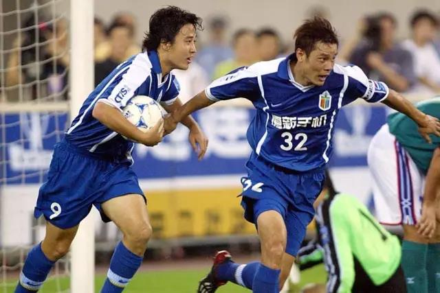 春茧看演唱会会淋雨吗,春茧看演唱会车停哪里