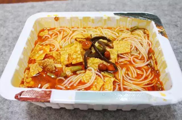 随时随地一壶热水就能吃上的美味螺蛳粉，我们帮你找好了！饿了么？