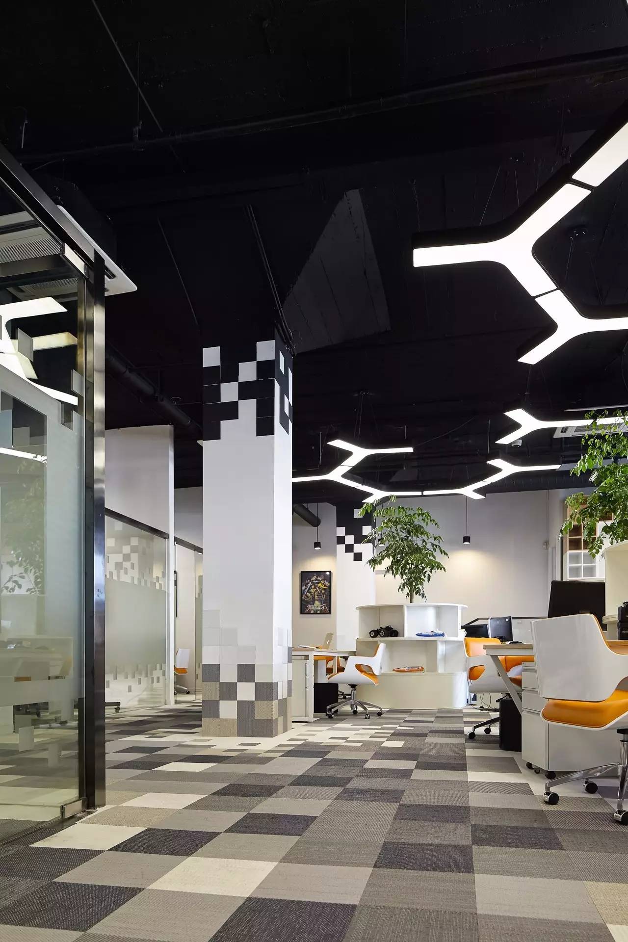 爱情公寓里面的角色都是什么工作,爱情公寓主角的工作到底是什么