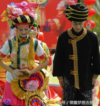 西双版纳少数民族服装,少数民族的服装有哪些