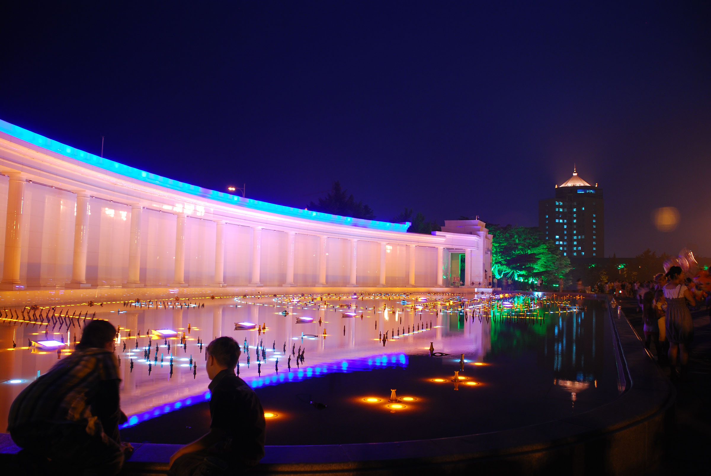 大连人民广场喷泉水管,大连人民广场喷泉图片