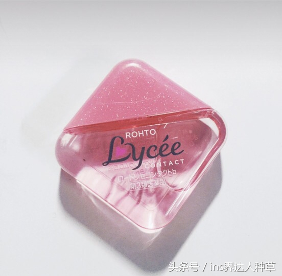 24岁昆凌的包里都有什么化妆品？网友：现在一看就是妈妈的包