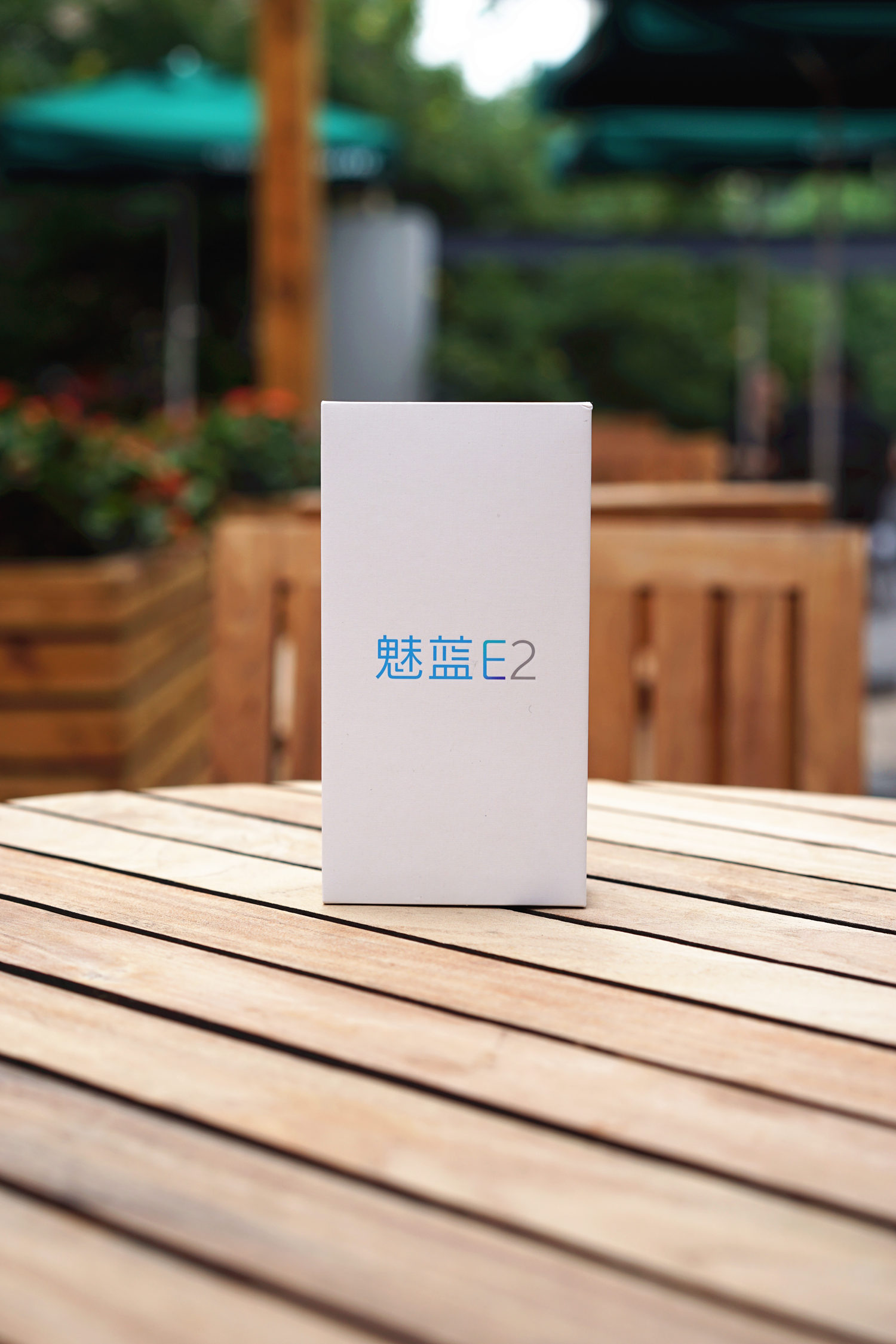 魅蓝e2闪光灯测评,魅蓝E2有什么优点