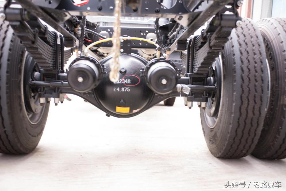 格尔发天然气用的什么发动机,格尔发纳威司达