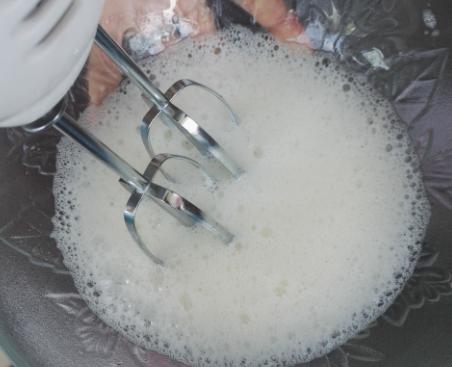 打蛋器打发蛋清失败的原因,搅拌机打发蛋清失败如何补救