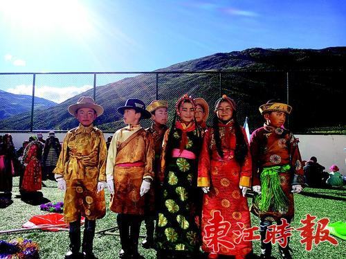 支教教师在雪域高原上的爱与守护,支教西藏的老师