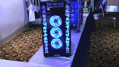 能热饭还能当马桶?别拦我,请把我埋在这样的电脑机箱里