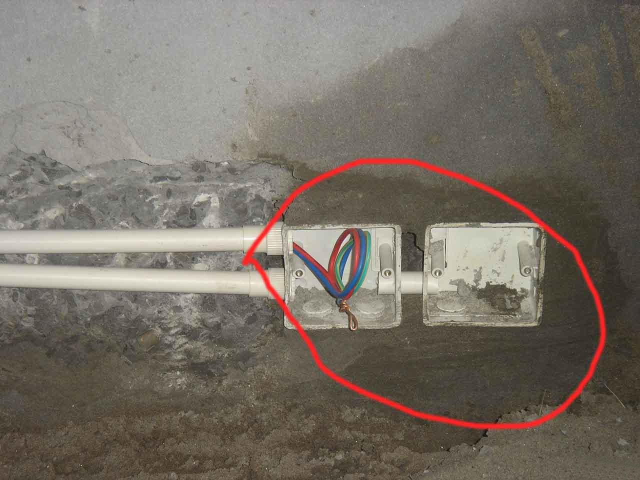 电线暗管被水泥浆堵了线拉不动,水电工预埋线管堵住怎么办