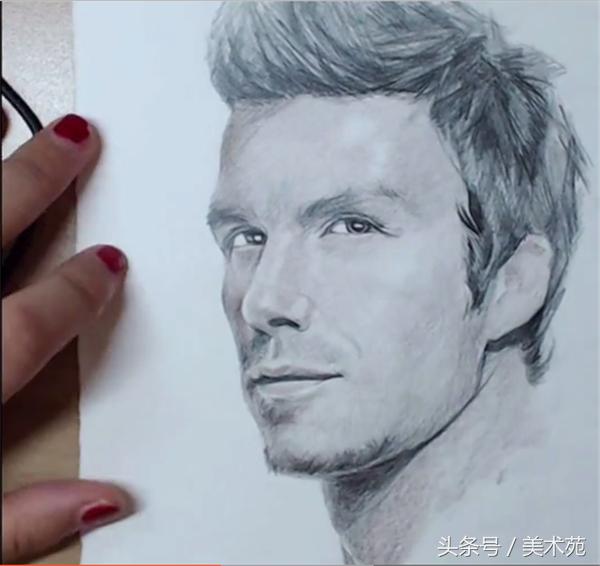 大卫贝克汉姆素描教程,彩铅画教程简单初学者向日葵