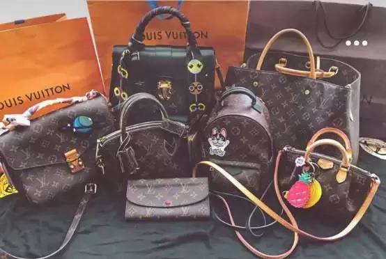 lv邮差包经典款式,lv最值得购买的款式