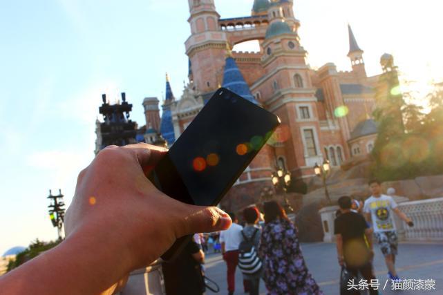 锐丽异类的上海之旅：坚果Pro畅玩迪士尼