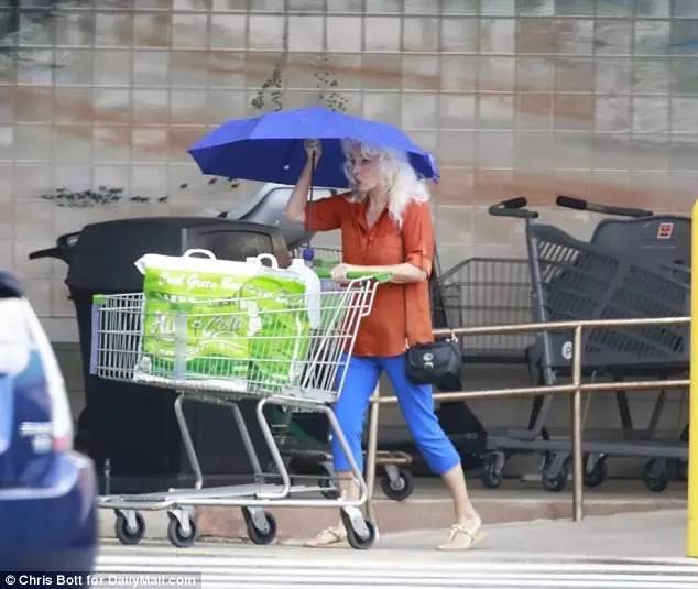 夫妇买彩票中数千万英镑,夫妇买彩票中奖15亿