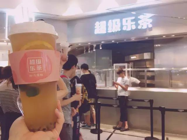 蹦野迪不如吃果盘，如何用20块在上海街头打败妖艳*货贱**？