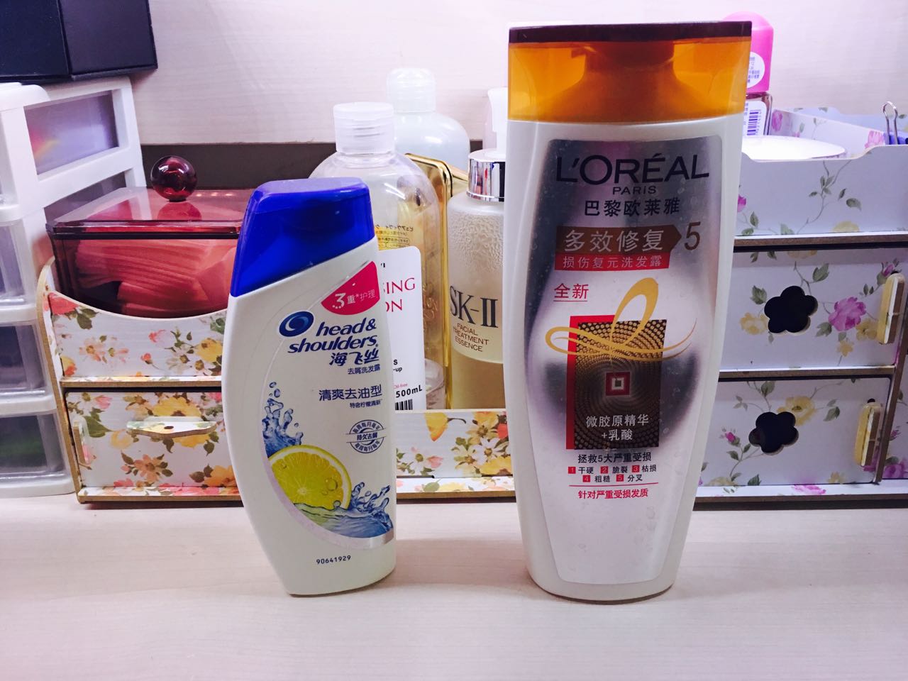 丢三拉四的一小堆空瓶