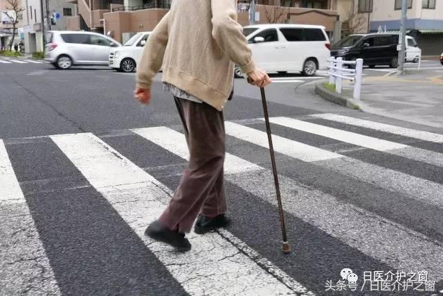 怎么判断老人的健康状况,如何提升老人居住舒适度