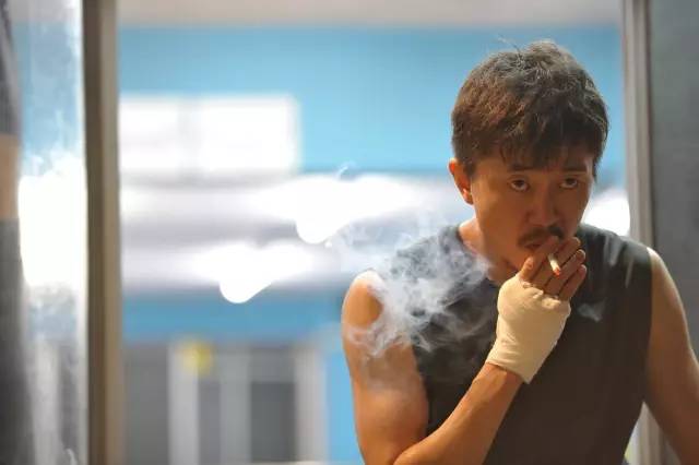 生活强奸了我们，有人选择直面反抗，也有人学会享受，各有各的活法，各有各的人生。