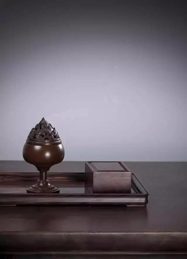 古人如何布置温馨的书房,书房除了文房四宝还摆什么