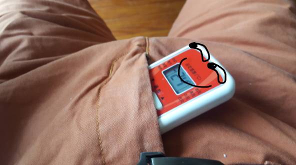 淘宝上卖的万能遥控器,小伙无意间得到了万能遥控器